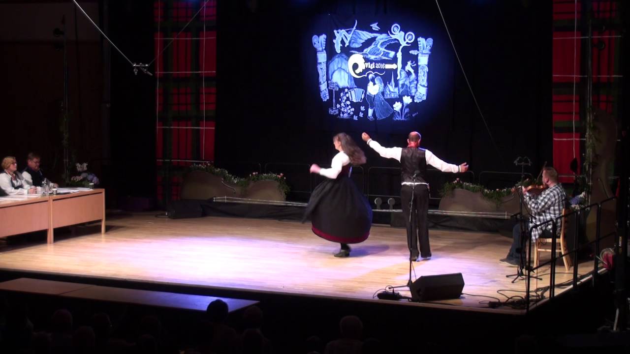 Sara Fj&aring;gesund &Aring;se og Eivind Bakka. Telespringar. LK 2016
