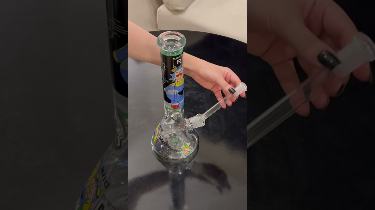 14&rdquo; Rick and Morty Bong