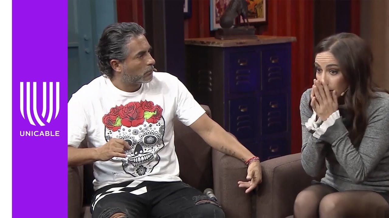 Danielle Dithurbide y el rega&ntilde;o que recibi&oacute; por parte de Denise Maerker | Miembros al aire