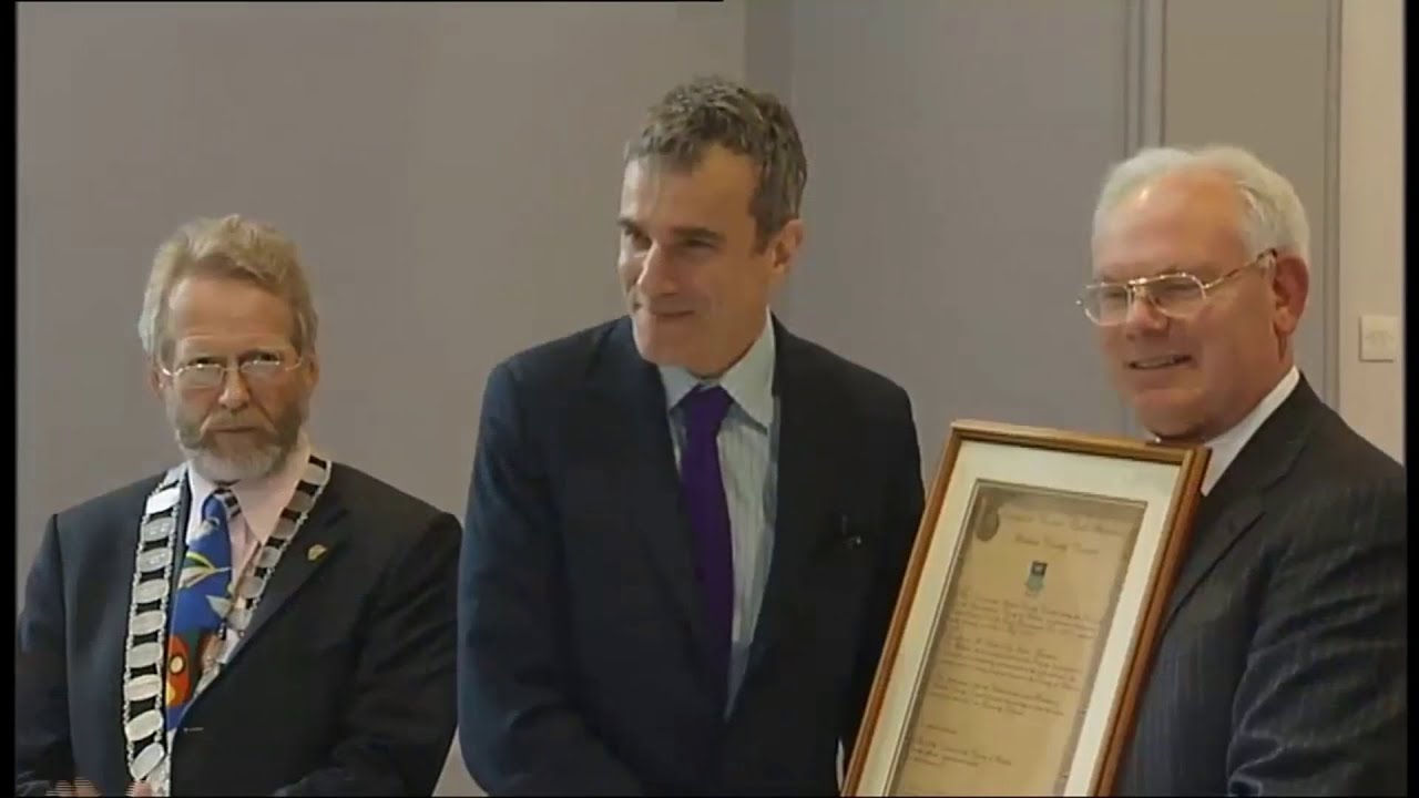 Daniel Day-Lewis pays tribute to Rathnew, Co. Wicklow, Ireland 2009