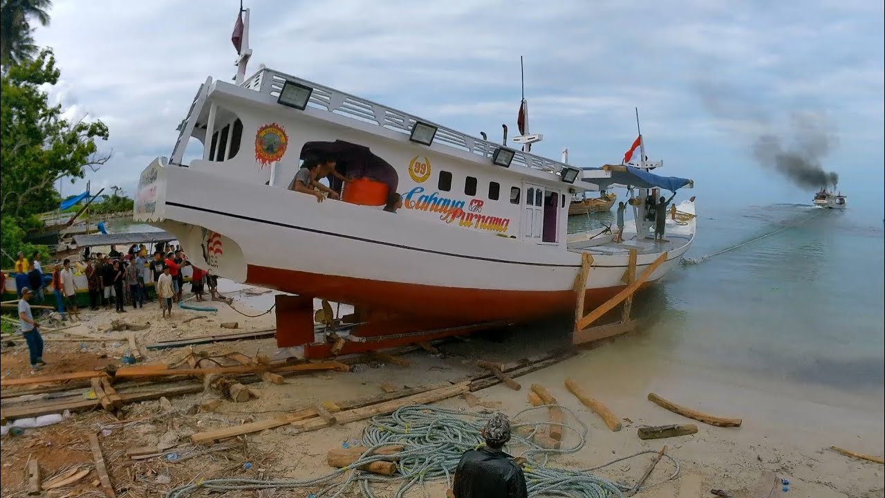 Peluncuran Kapal Gae KMN Cahaya Purnama 02 || Tanah Beru, Bulukumba