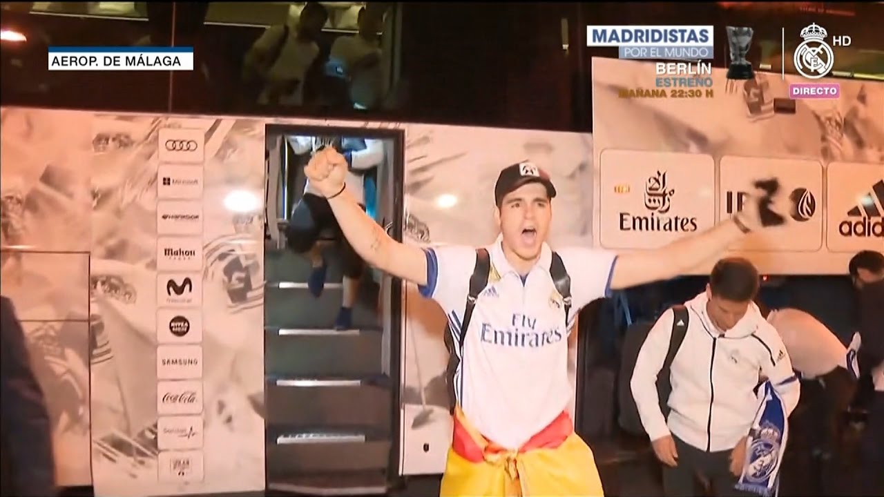 Llegada autobús al aeropuerto de Málaga del Real Madrid CAMPEON DE LIGA 2016/17