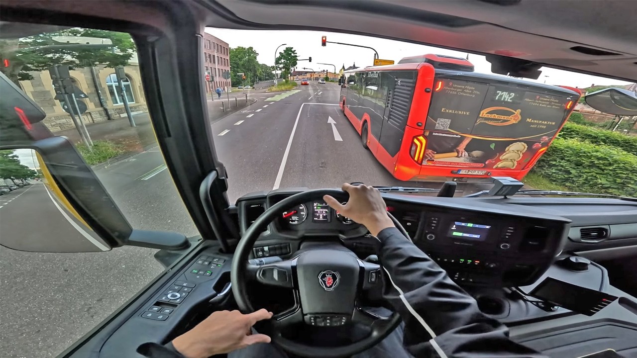 Scania Next Gen | Ein Tag als Postfahrer in Deutschland &ndash; LKW-Fahrt & Fahreralltag hautnah in 4K