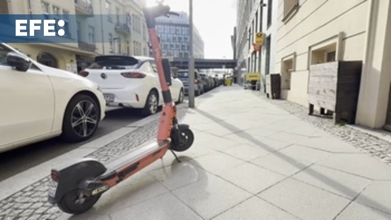 Berlín prohibirá estacionar los patinetes eléctricos en las aceras a partir de 2035