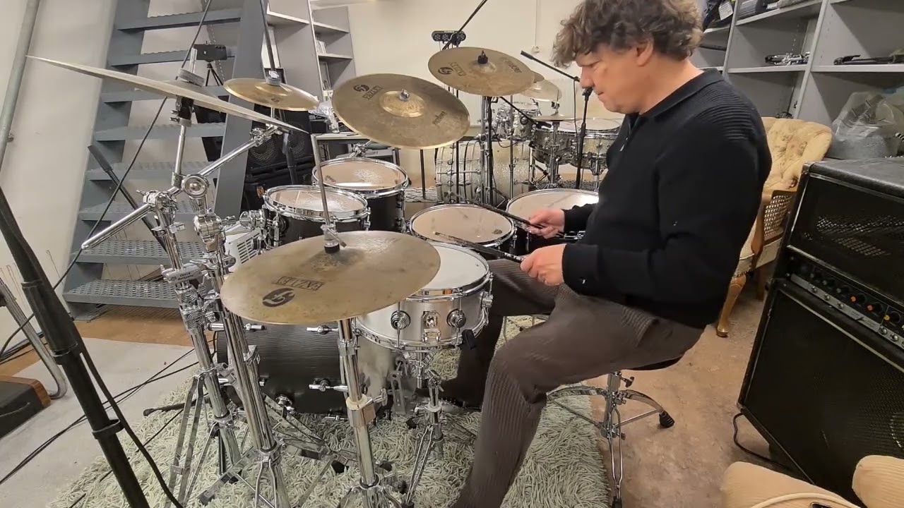 Drumming along the soulful indie in 'The way that you feel' by Leif Vollebekk - Sonor SQ2 drums