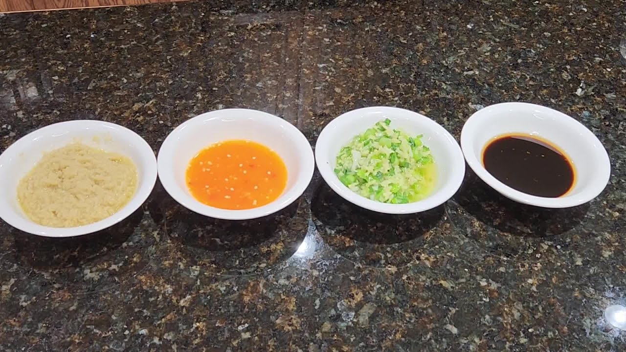 4 Sauces EVERY Hainanese Chicken Rice Needs 🍚