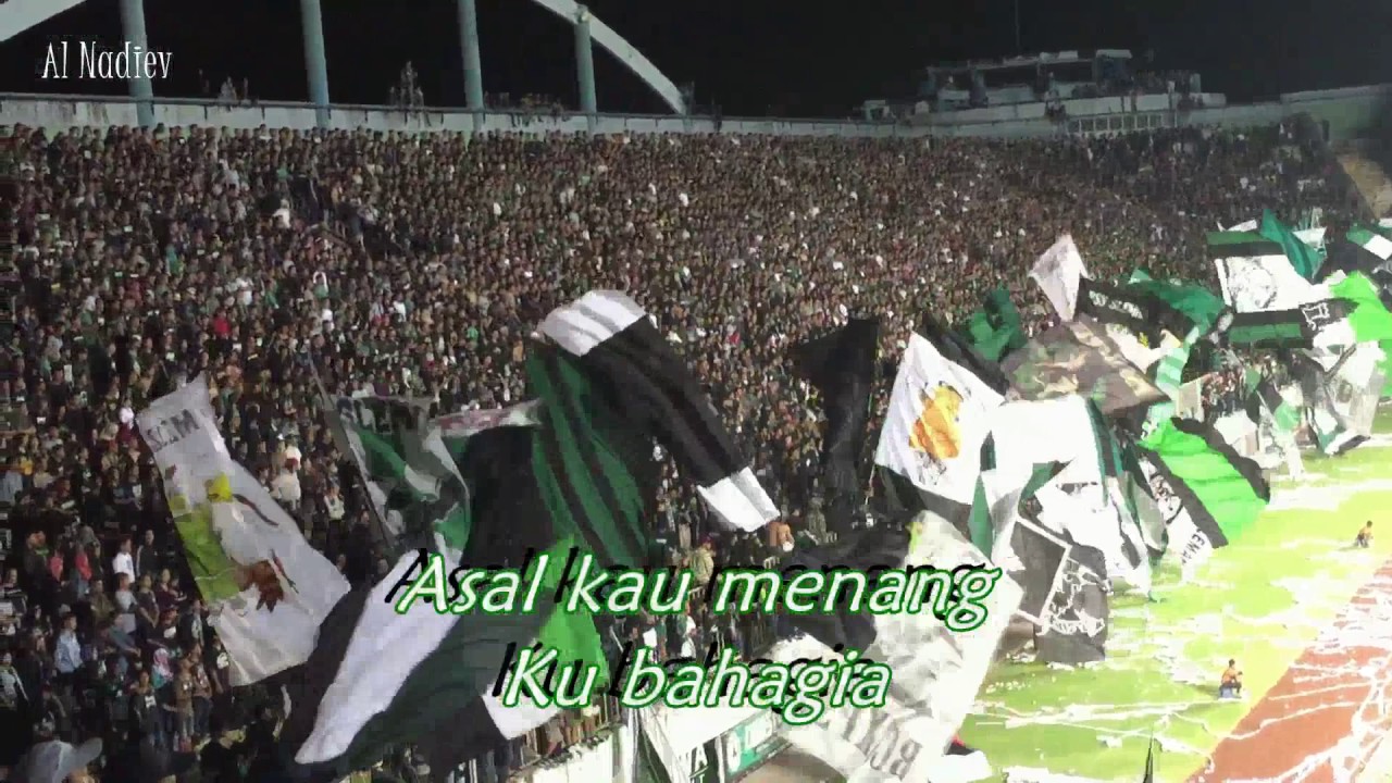 Terus Berlari - Brigata Curva Sud  || PSS Sleman Vs Madura United (01-04-2017)