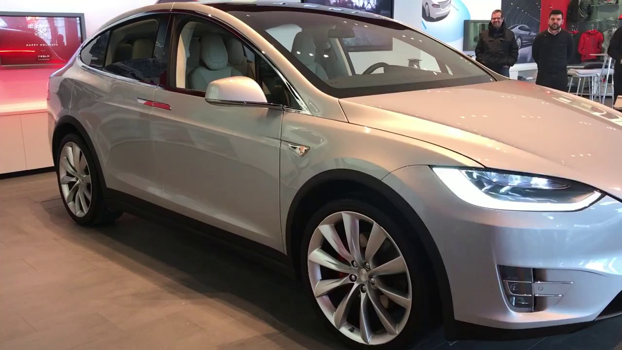 Tesla Model X Wizards in Winter Christmas Show - Lights & Music (HD)