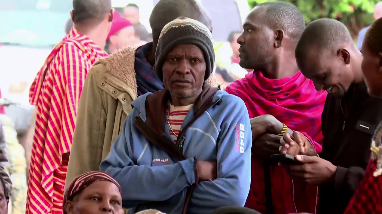 WAZIRI MKUU ANAZUNGUMZA NA WANANCHI WA MJI WA NAMANGA
