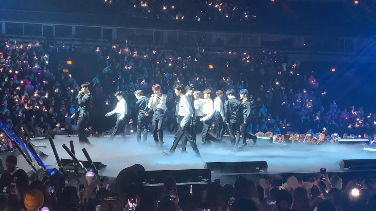 Seventeen world tour “Ode To You” in Chicago - Happy Ending