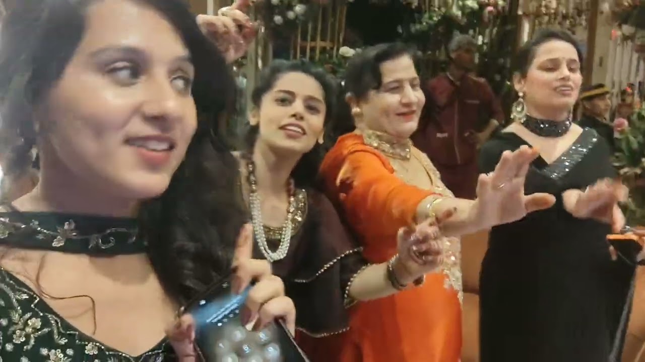 Beautiful memory to cheers💟💐with loved ones🤩🎉