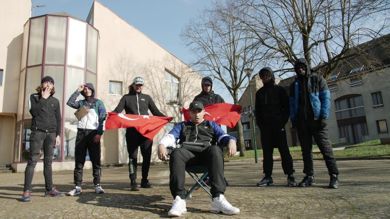 B2L - Dans La Vie (Clip Officiel)