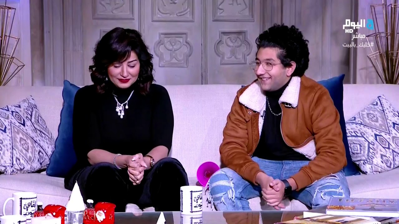 ابن الفنانة وفاء عامر يفاجئها على الهواء.. شاهدوا رد فعلها