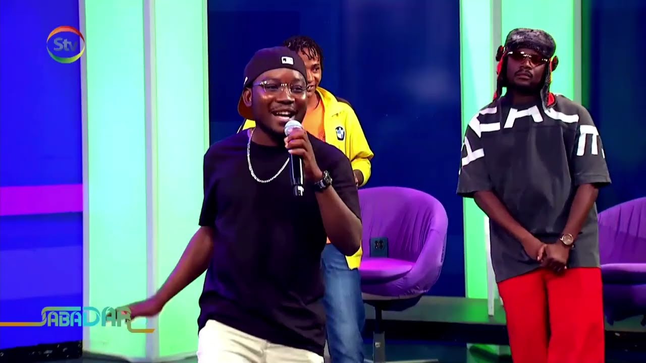 Lea K Canta O Bairro Venceu no Programa SABADAR na STV