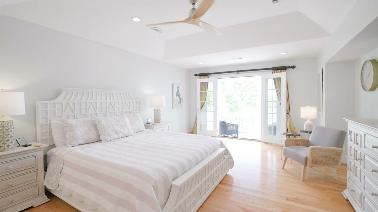 Blue Heaven | Luxury Vacation Rental on Lake Gaston, NC | MR Lake Rentals