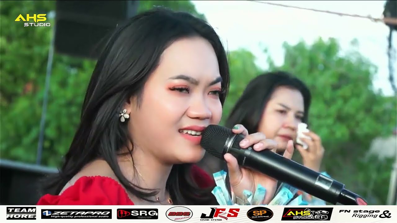 Tak Butuh Cinta - Erika Syaulina & Anita Betung ( Live Cover )