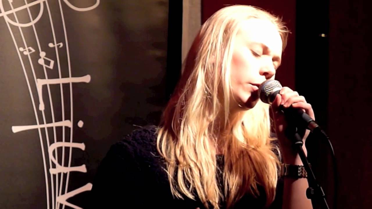 Josephine Urbath - Cover - Breakthru