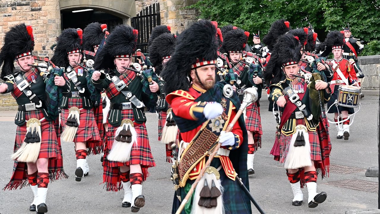 The Black Watch Pipes and Drums 3SCOTS, Mounting the Guard at Edinburgh Castle