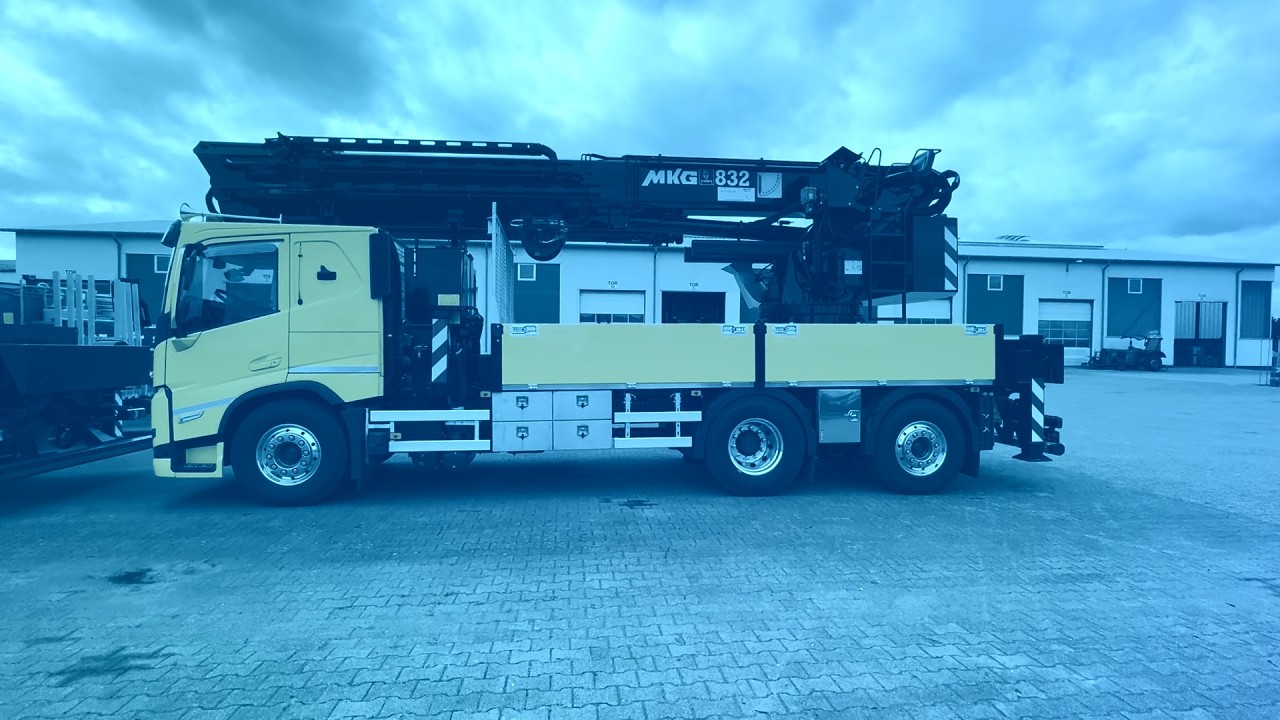 Montagekran für Handwerker  - 12 to. Hubkraft im Nahbereich und 39 m Hakenhöhe