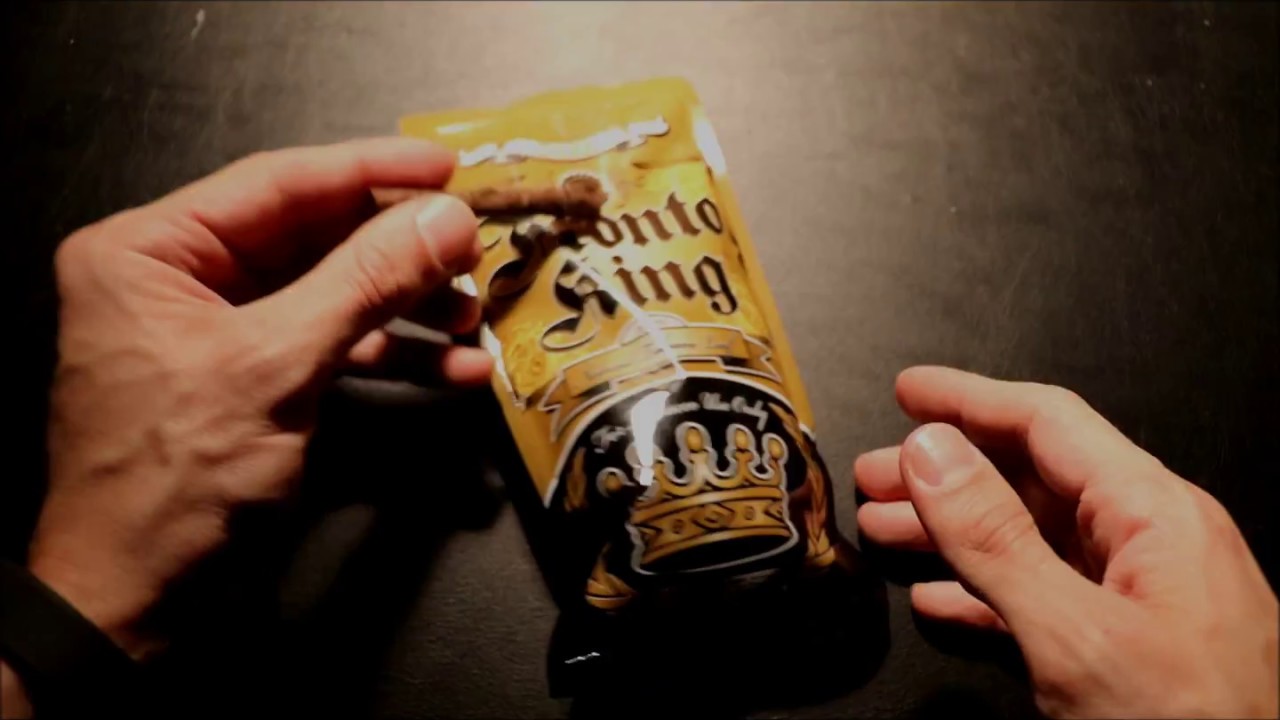 Fronto King: How To Roll Natural Tobacco Leaf