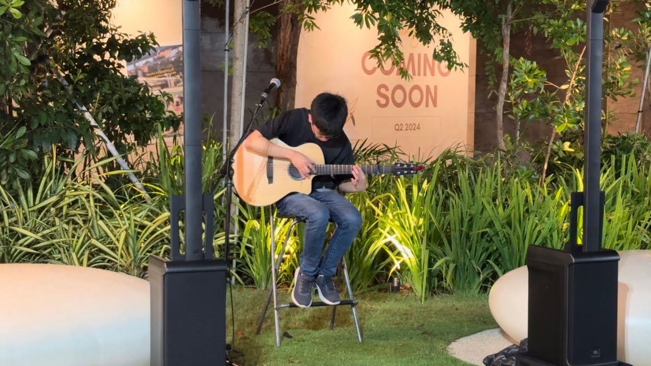 Percussive Fingerstyle LIVE at the Esplanade