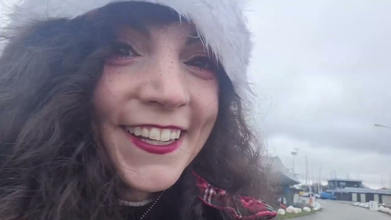 walk with me to the harbor!