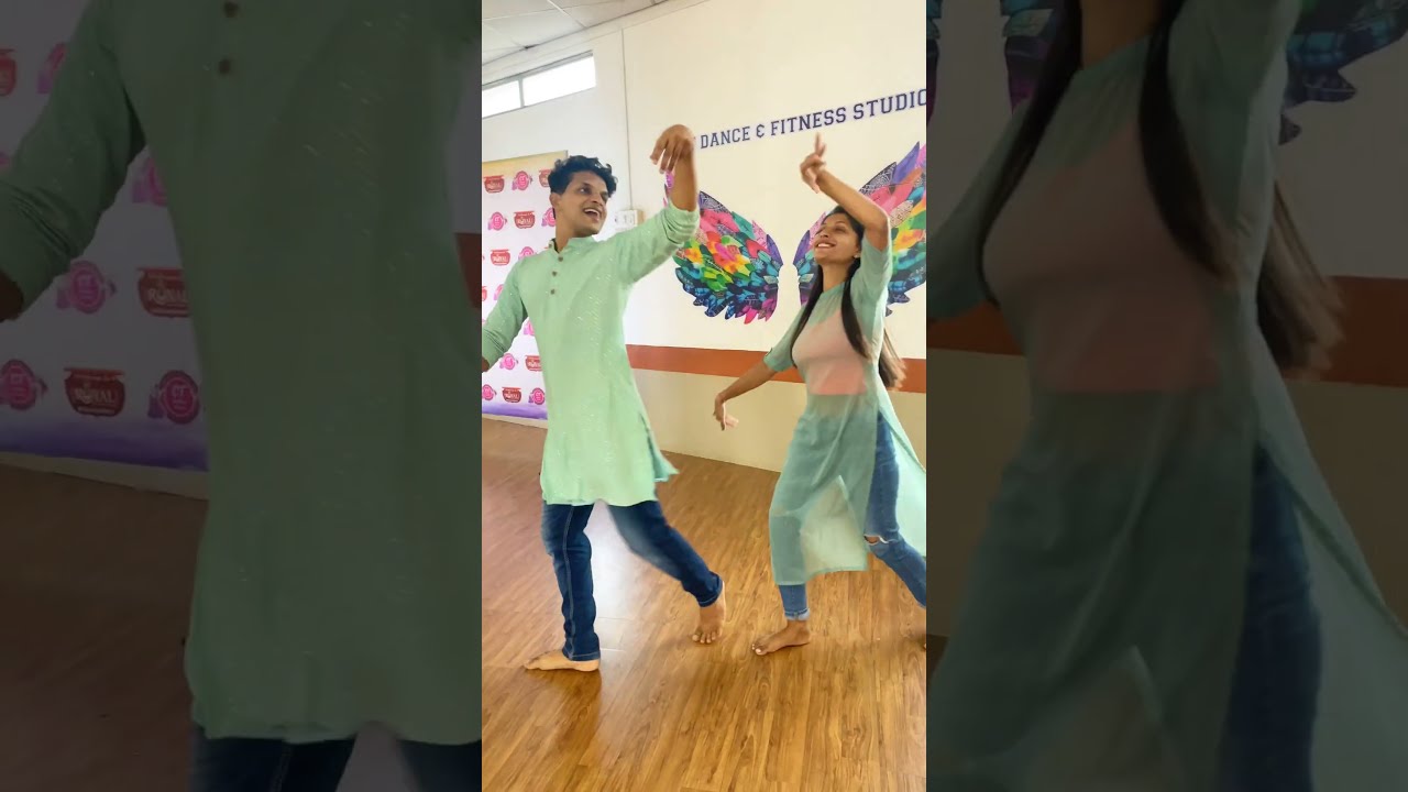 6 step Dodhiya/Garba with hand movement 🕺 #garba #dodhiya #learngarba #newgarbastyle #howtogarba #ct