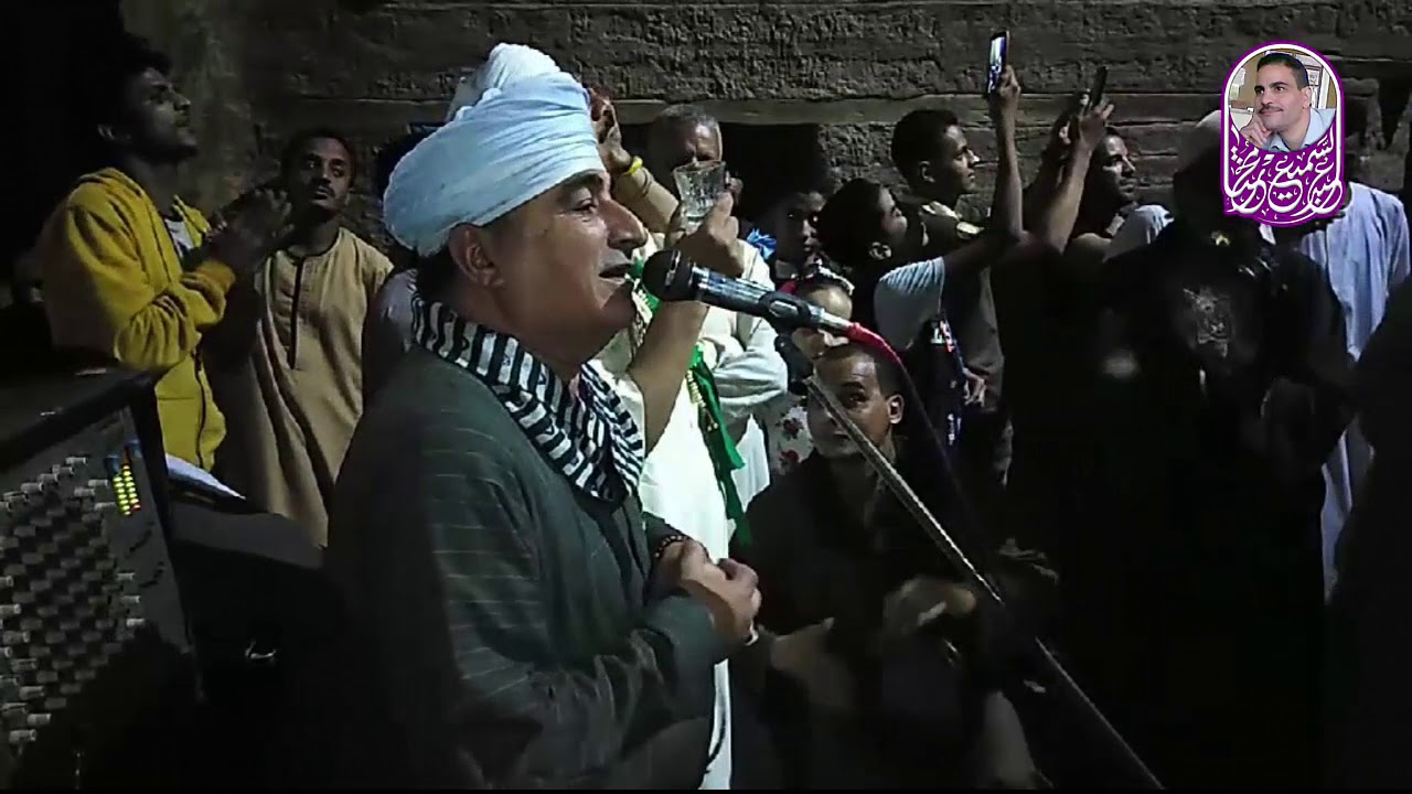 الشيخ نشيد السكري ( لما رأيت القمر بالنور ملازمني) من حفلة ام القصور