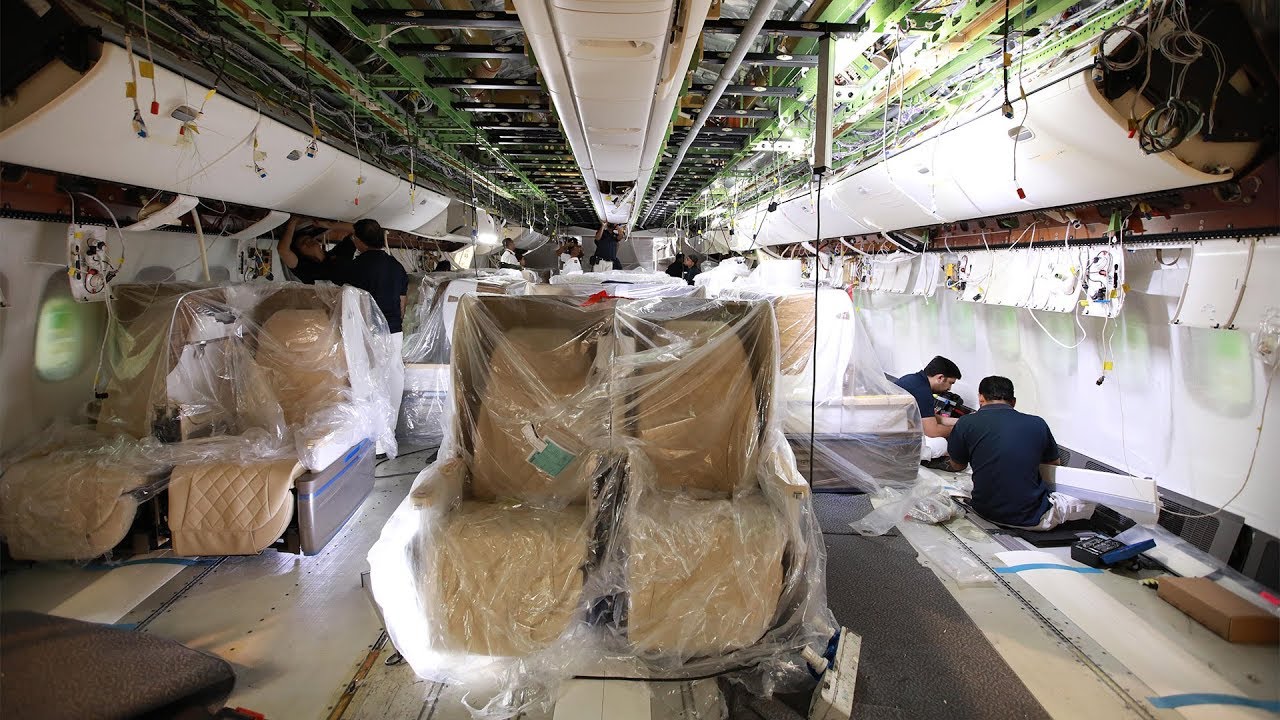 Boeing 777-200LR Reconfiguration | Emirates Airline