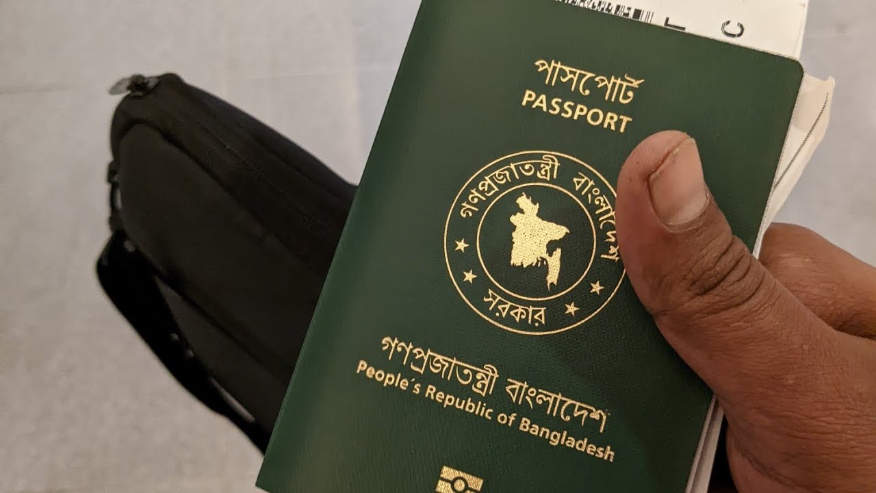 স্বপ্ন যাবে বাড়ি আমার💞  কাউকে না জানিয়ে দেশে যাওয়াটাই অন্য রকম  মজা💞