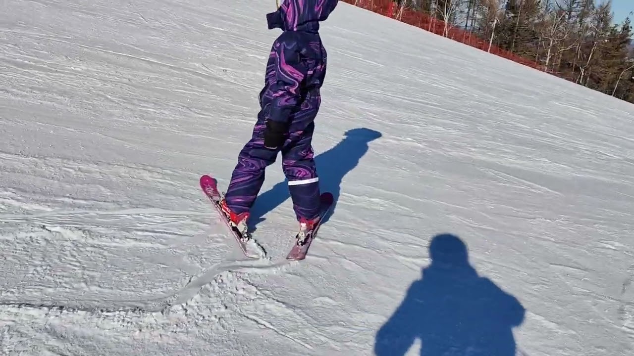 Абзаково 2026. Первый раз на горных лыжах. Abzakovo 2026. First time on alpine skis.
