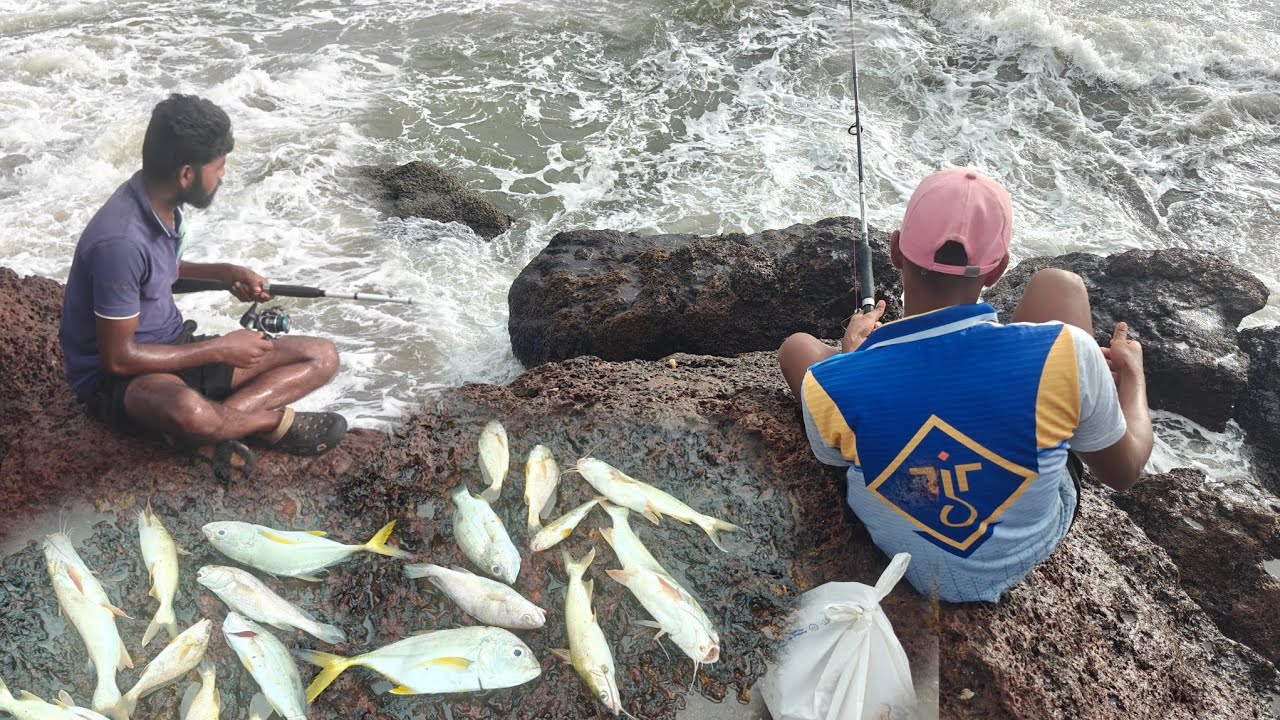खूप दिवसांनी पकडले समुद्रावर मासे , पावसाळ्यातील मासेमारी | Traditional fishing kokan @TejaGurav