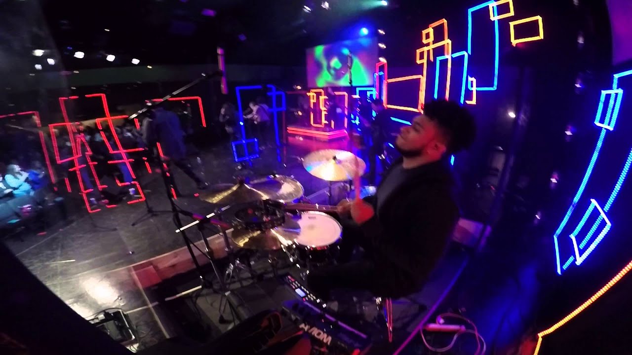 Real Love (Live) - Hillsong Young And Free