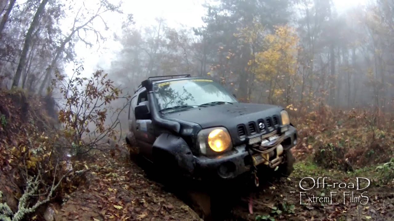 suzuki jimny mudding in forest