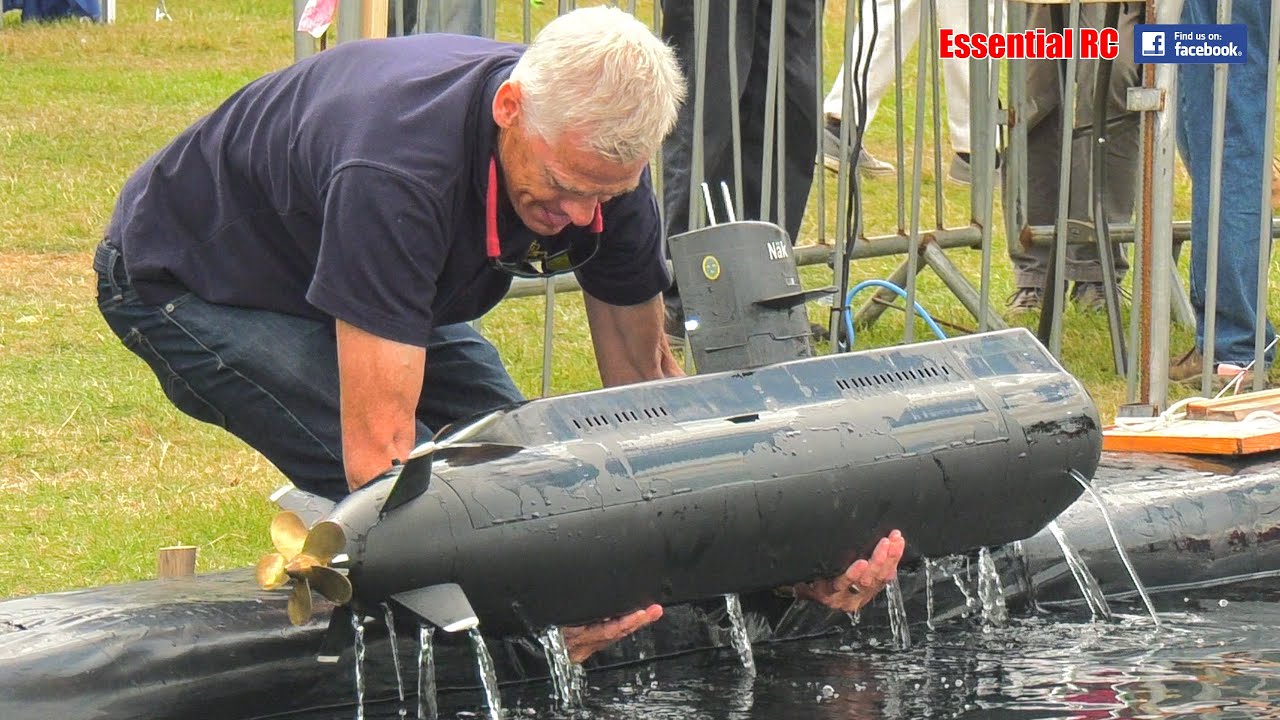 WOW !!! BIG RADIO CONTROLLED SUBMARINES