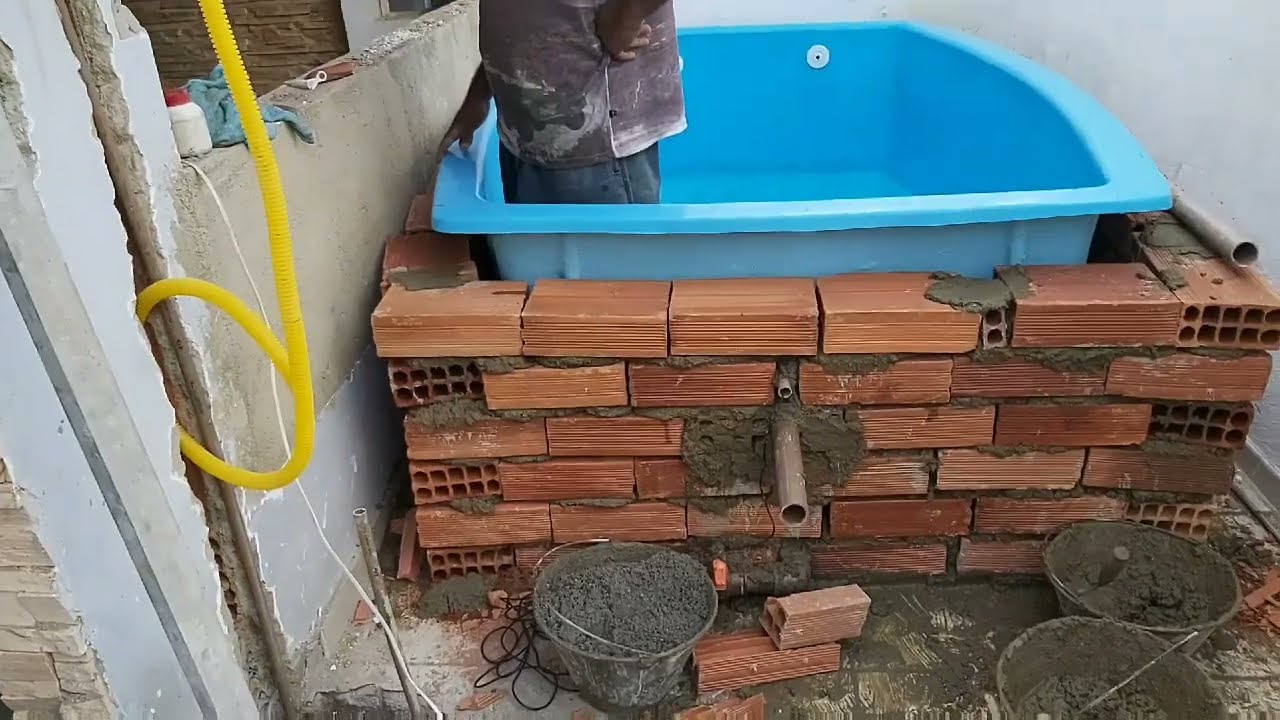 instalação Completa Piscina de fibra  2.70m x 1.77m x 80 Trabalho Executado em Cosmorama