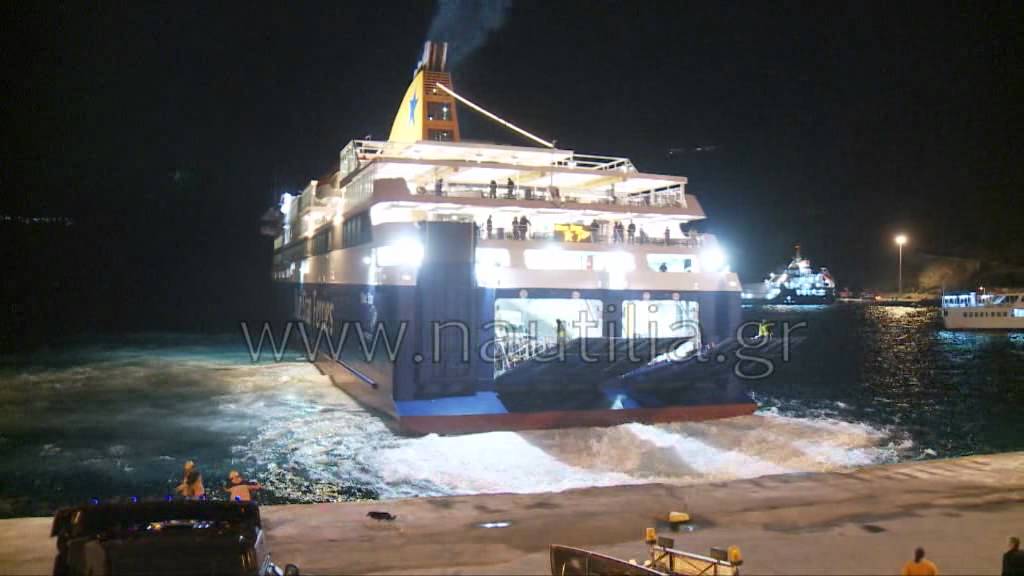 nautilia.gr - Η πρώτη άφιξη του ΕΓ/ΟΓ Blue Star Delos στη Σαντορίνη