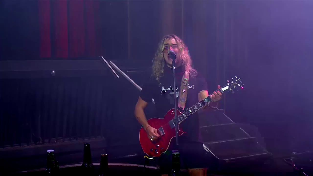 AIRBAG - Encerrada en el placard (Live streaming 2020)