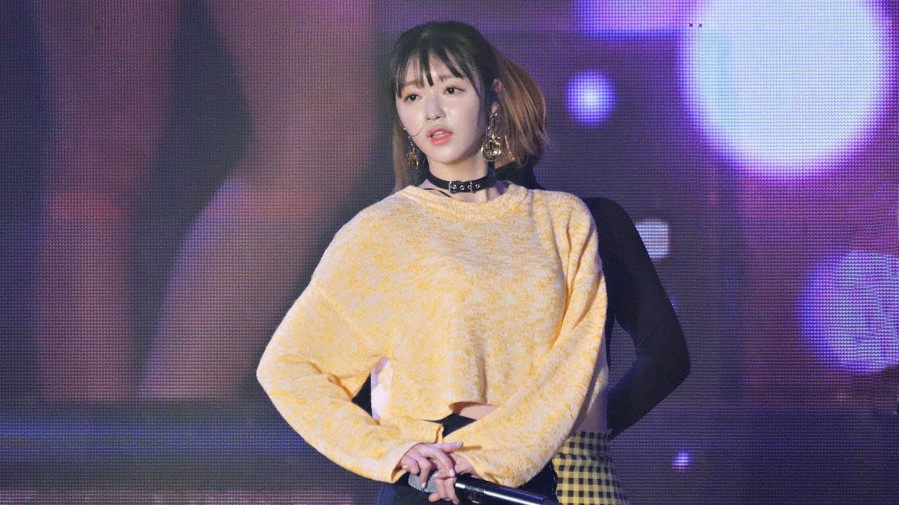 [4K] [180224] 오마이걸 (유아) - 한발짝 두발짝 (춘천 세계청소년문화캠프 평창 동계올림픽 성공개최기념 페스티벌) 직캠 by PIERCE