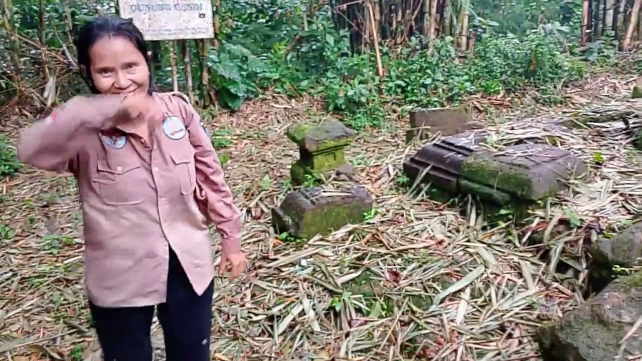 RELIEF CAKRA DAN YONI MUNGIL