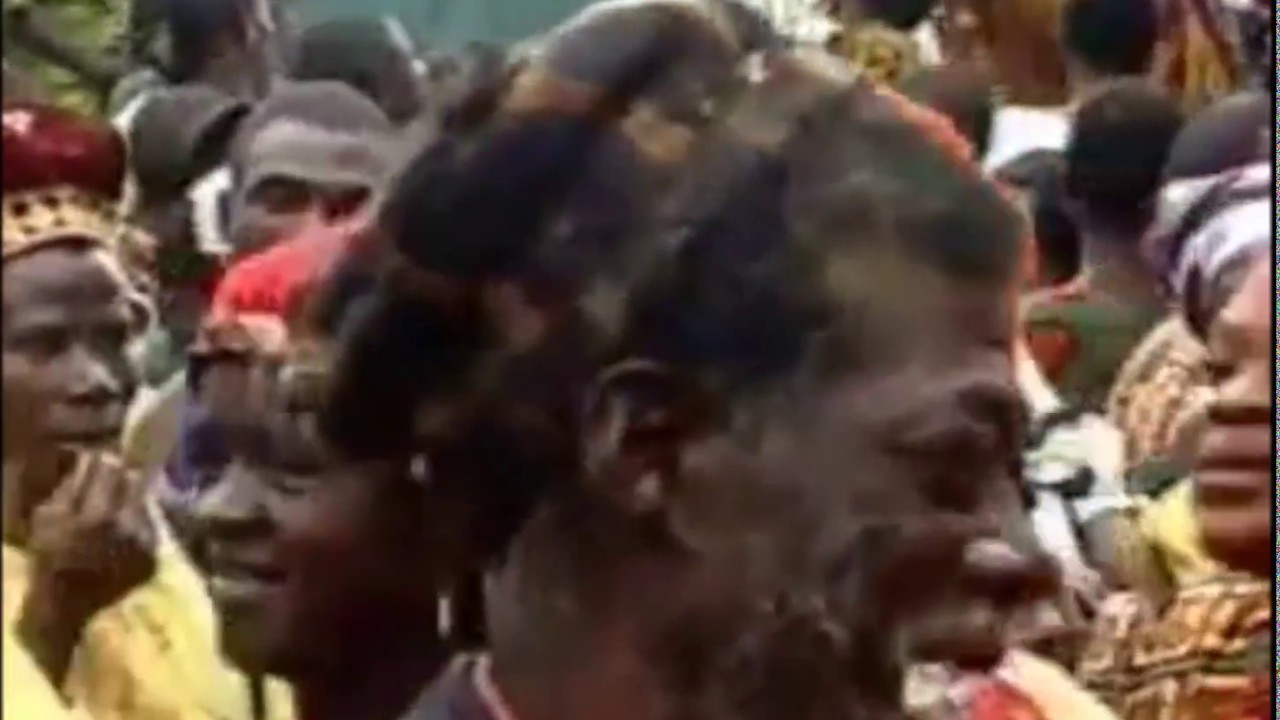 Traditional Dance  in Essoh-attah  (6)