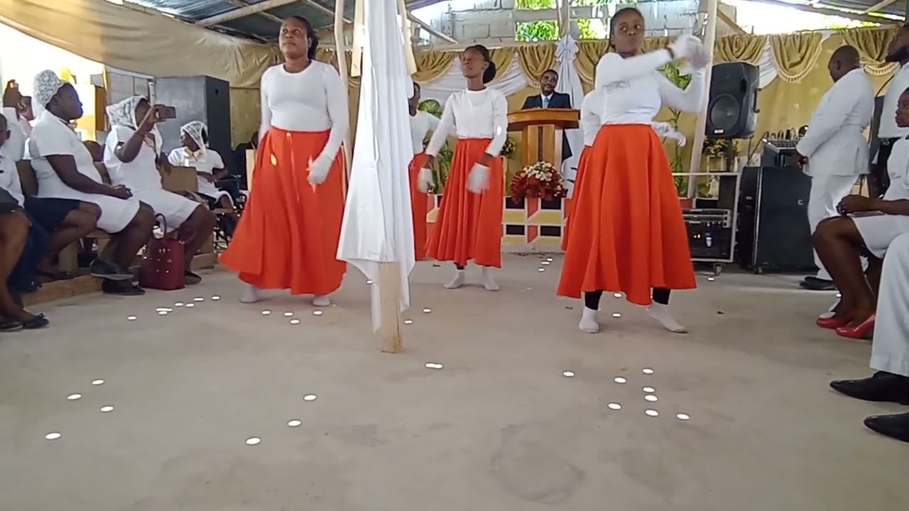 dame en Christ de l'église de Dieu des fleuves d'eau kap dansé 💃💃