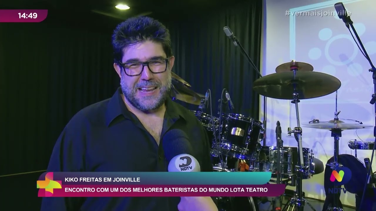 Kiko Freitas em Joinville: encontro com um dos melhores bateristas do mundo lota teatro