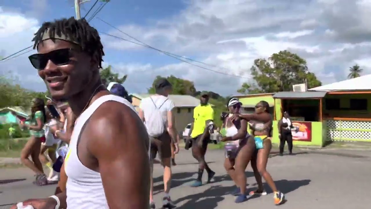 T-shirt Mas Barefoot Carnival | Antigua and Barbuda 23 July 2022