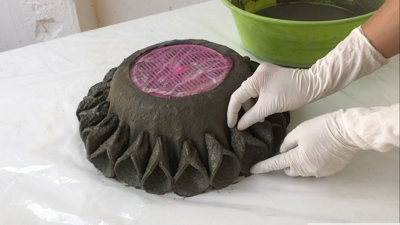 Cement Ideas / Unique Flower Potted Art From Old Carpets