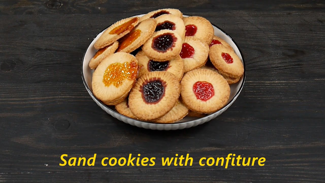 Sand cookies with confiture