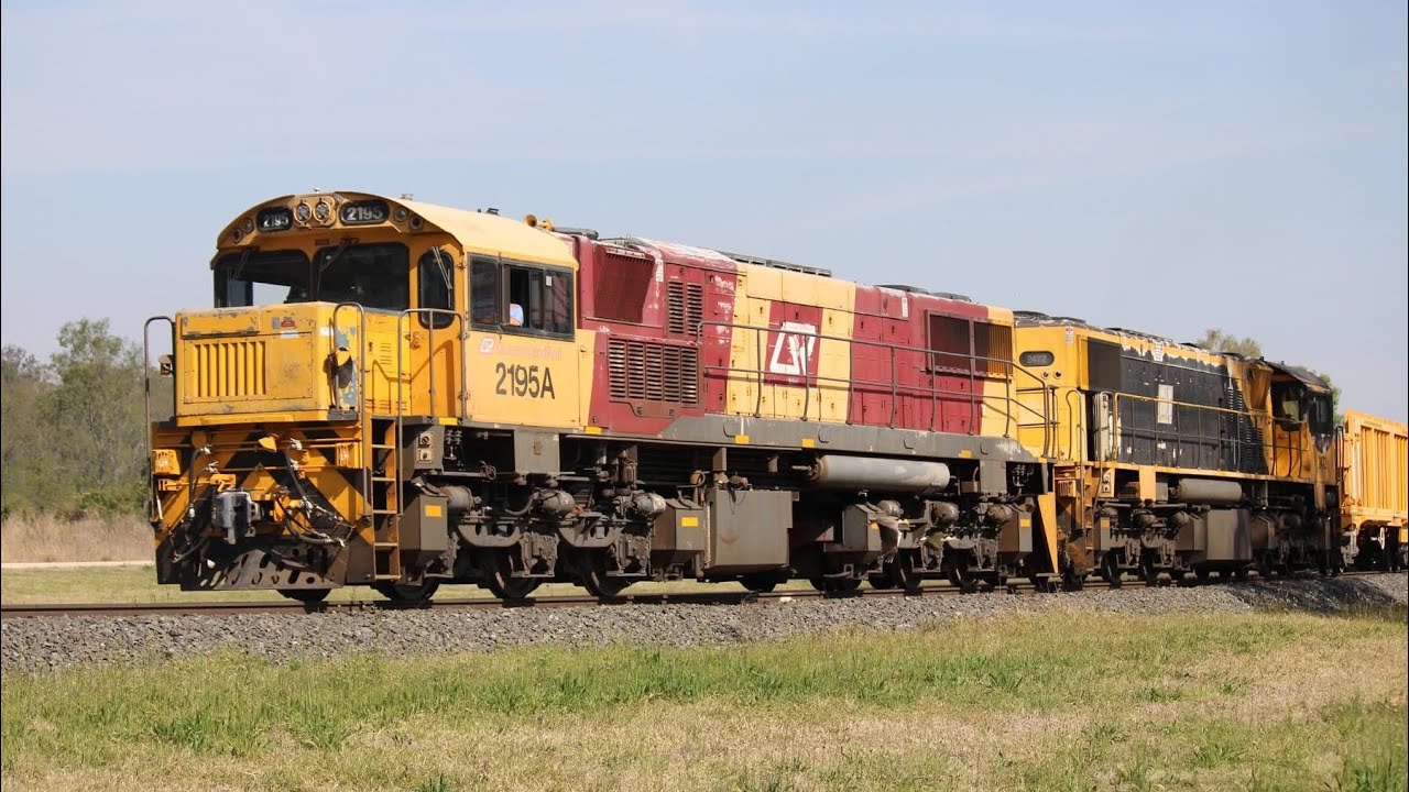 Queensland rail 06S2 empty sleeper train and springbluff shuttle and track machines work