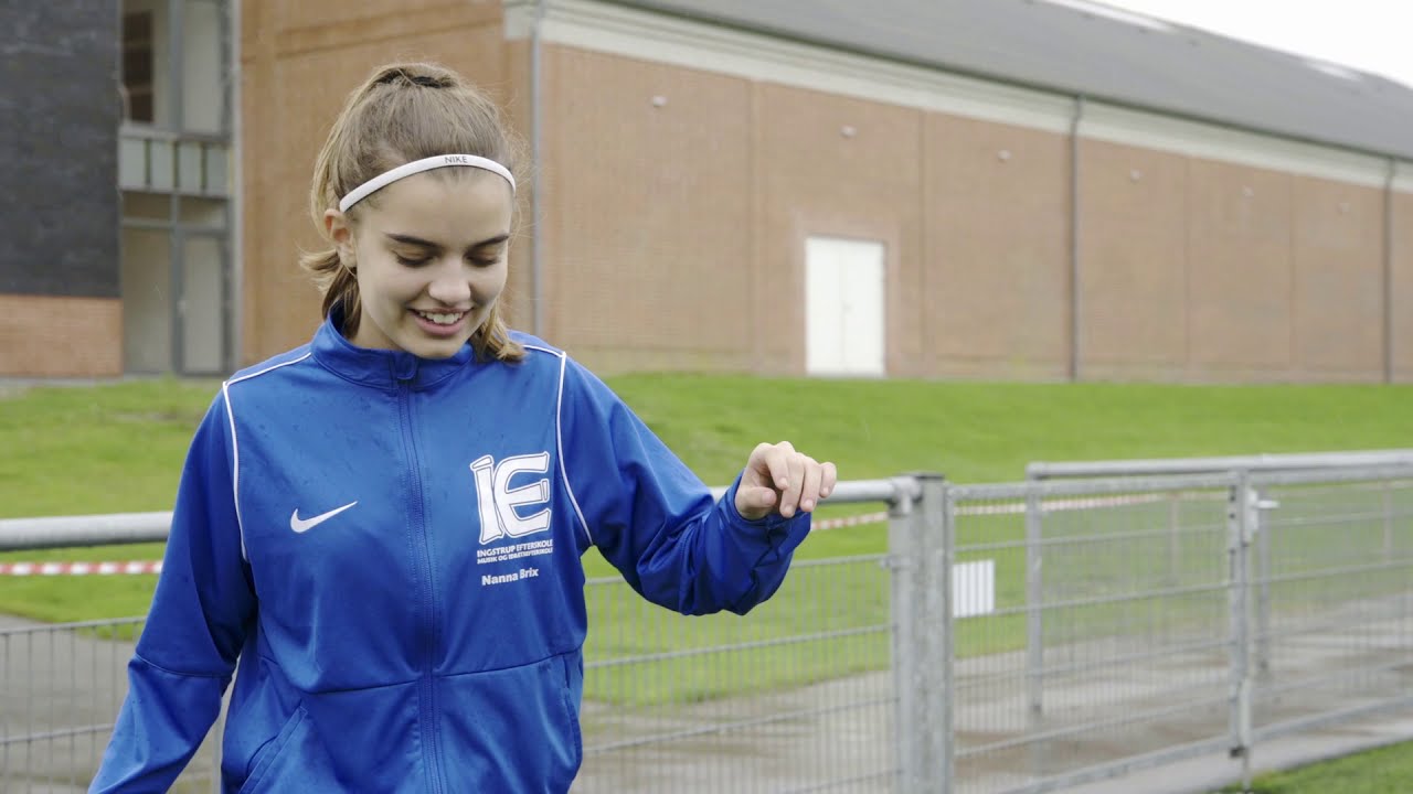 Nanna fortæller om fodboldlinjen på Ingstrup Efterskole