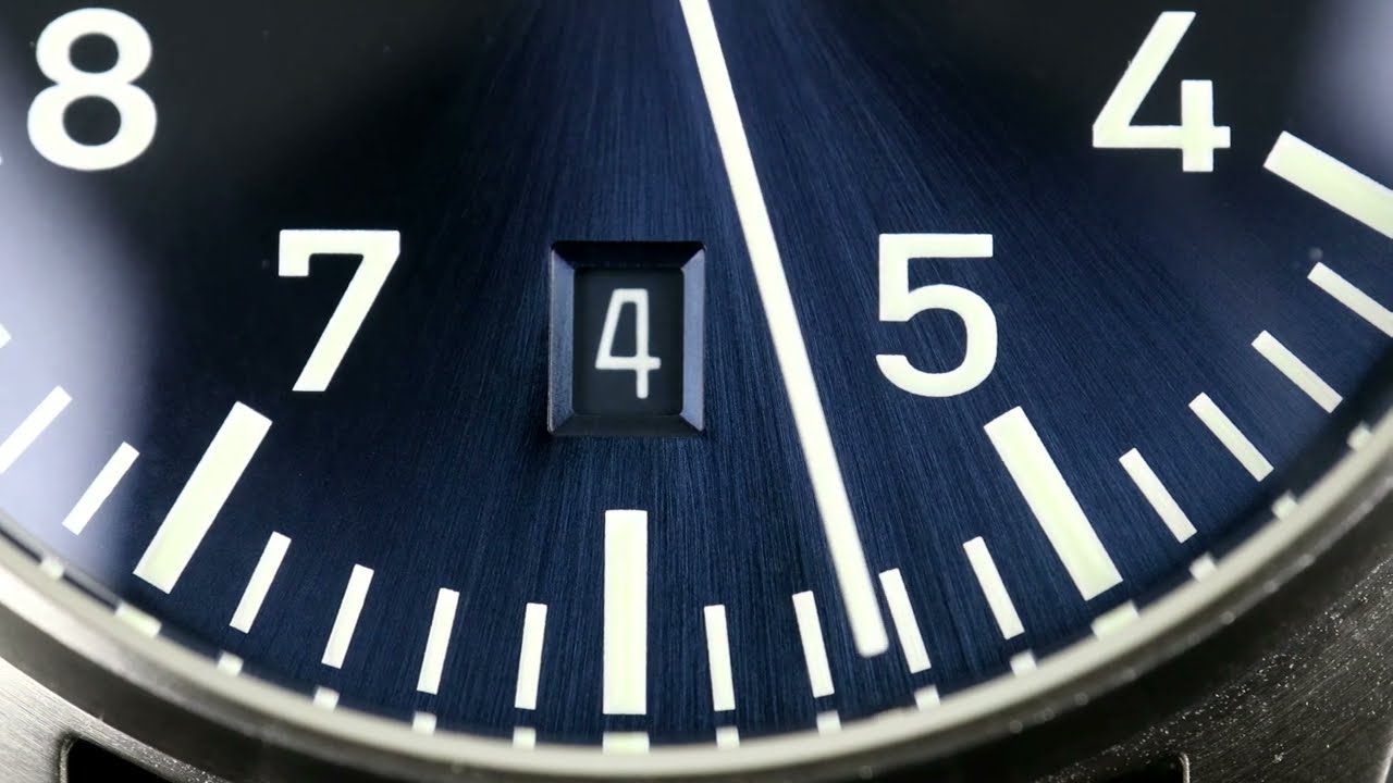 A Special Pilot Watch from STOWA - Flieger Classic Blue (Limited) Review