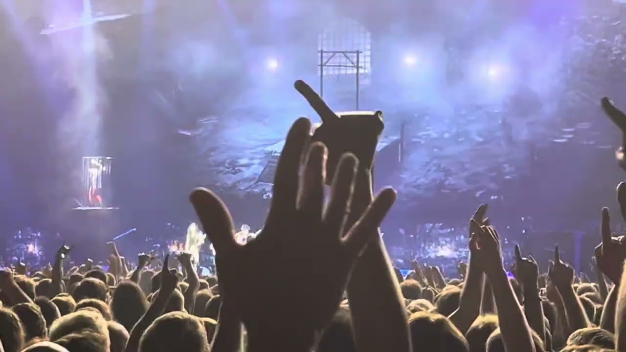 Iron Maiden - Hallowed Be Thy Name - Paris La Defense Arena 19/07/2025